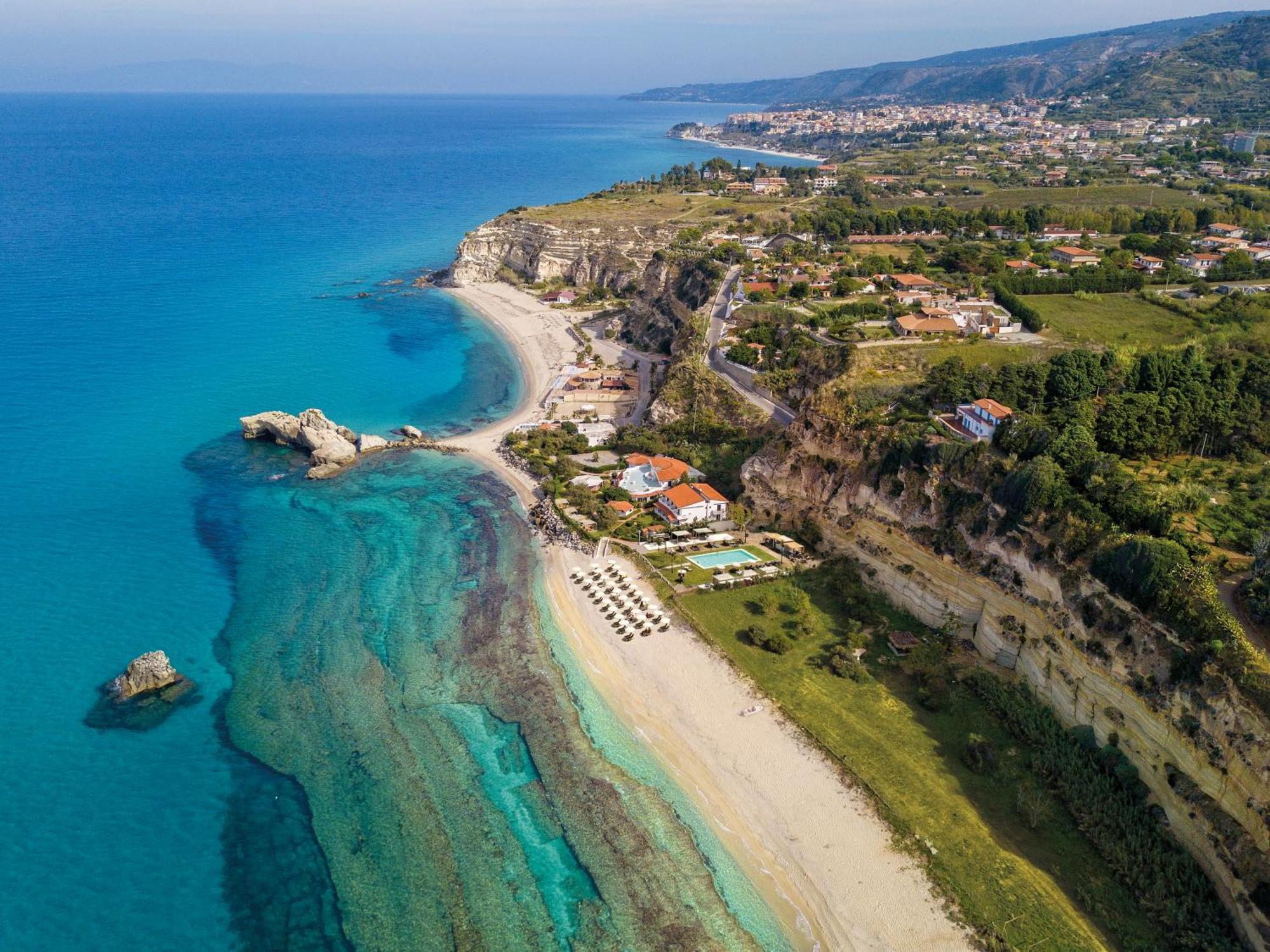 Borgo Di Riaci Beach Resort Санта Доменика Екстериор снимка
