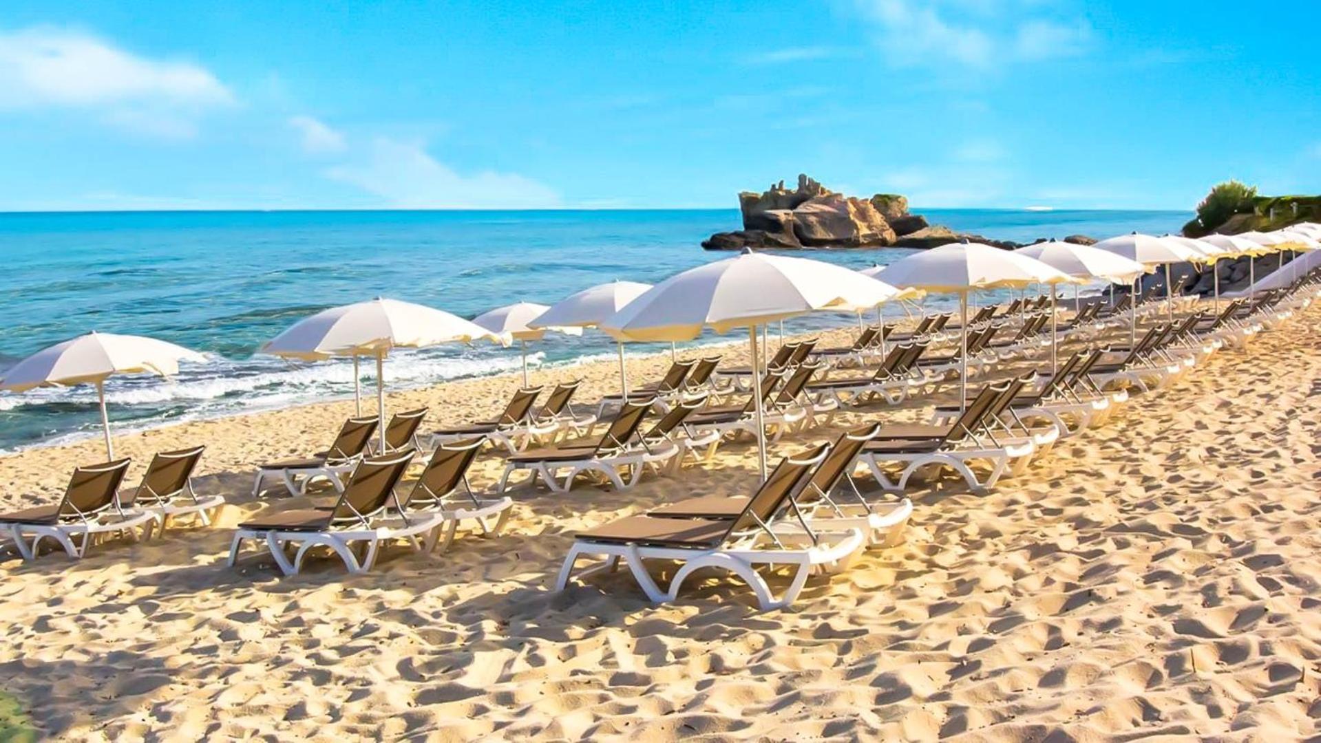 Borgo Di Riaci Beach Resort Санта Доменика Екстериор снимка
