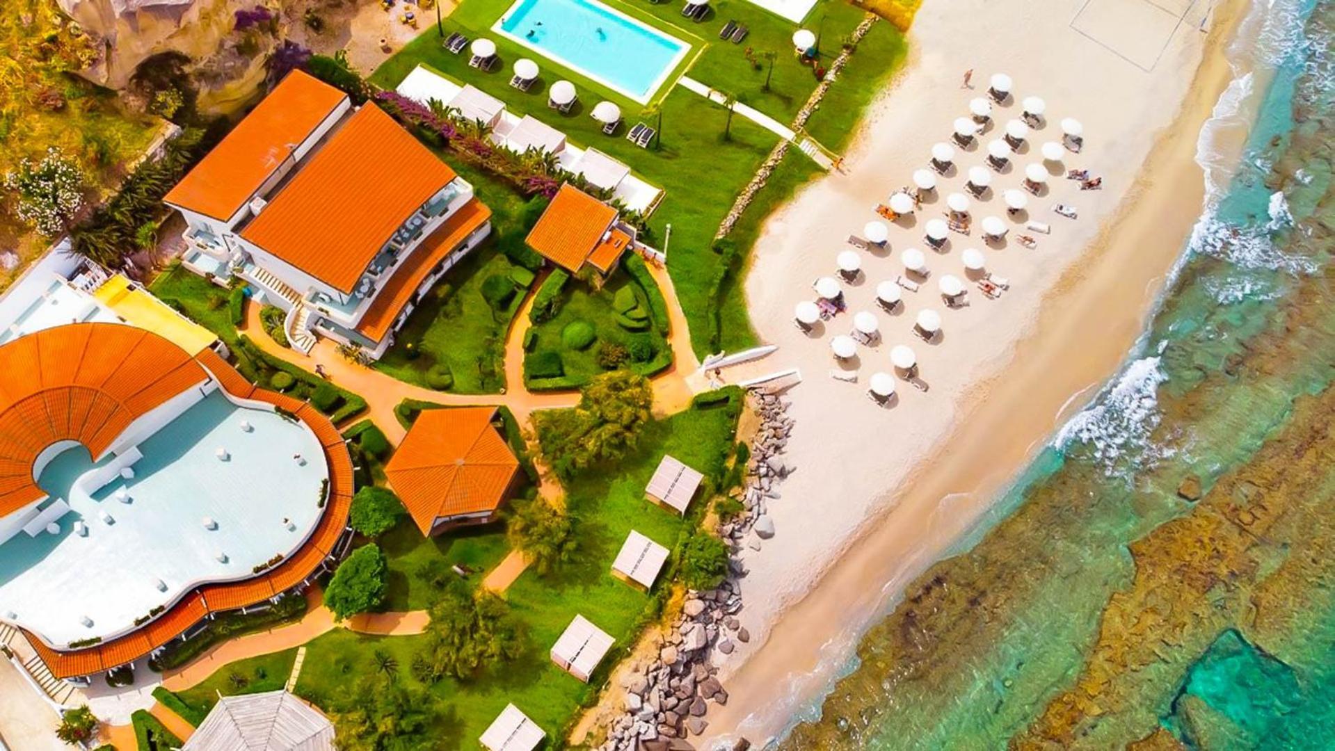 Borgo Di Riaci Beach Resort Санта Доменика Екстериор снимка