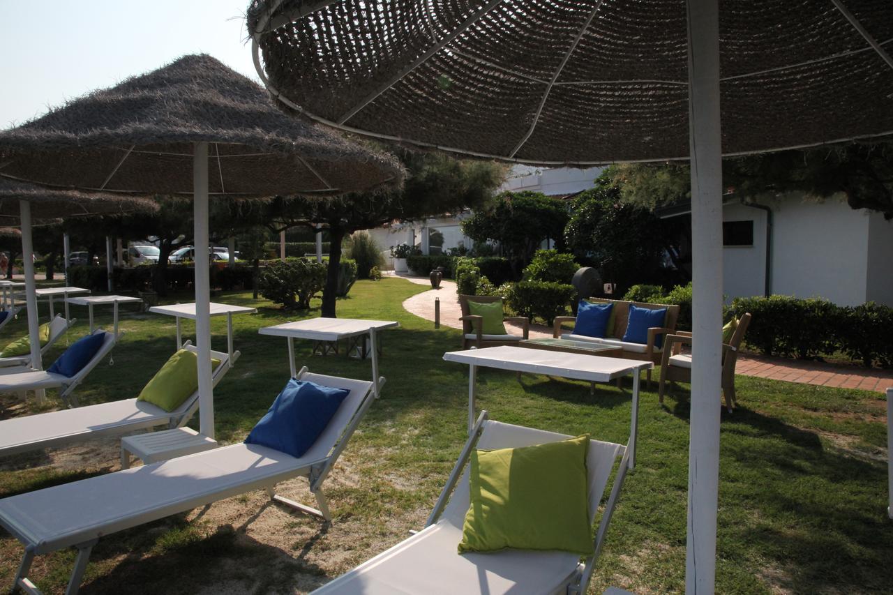 Borgo Di Riaci Beach Resort Санта Доменика Екстериор снимка