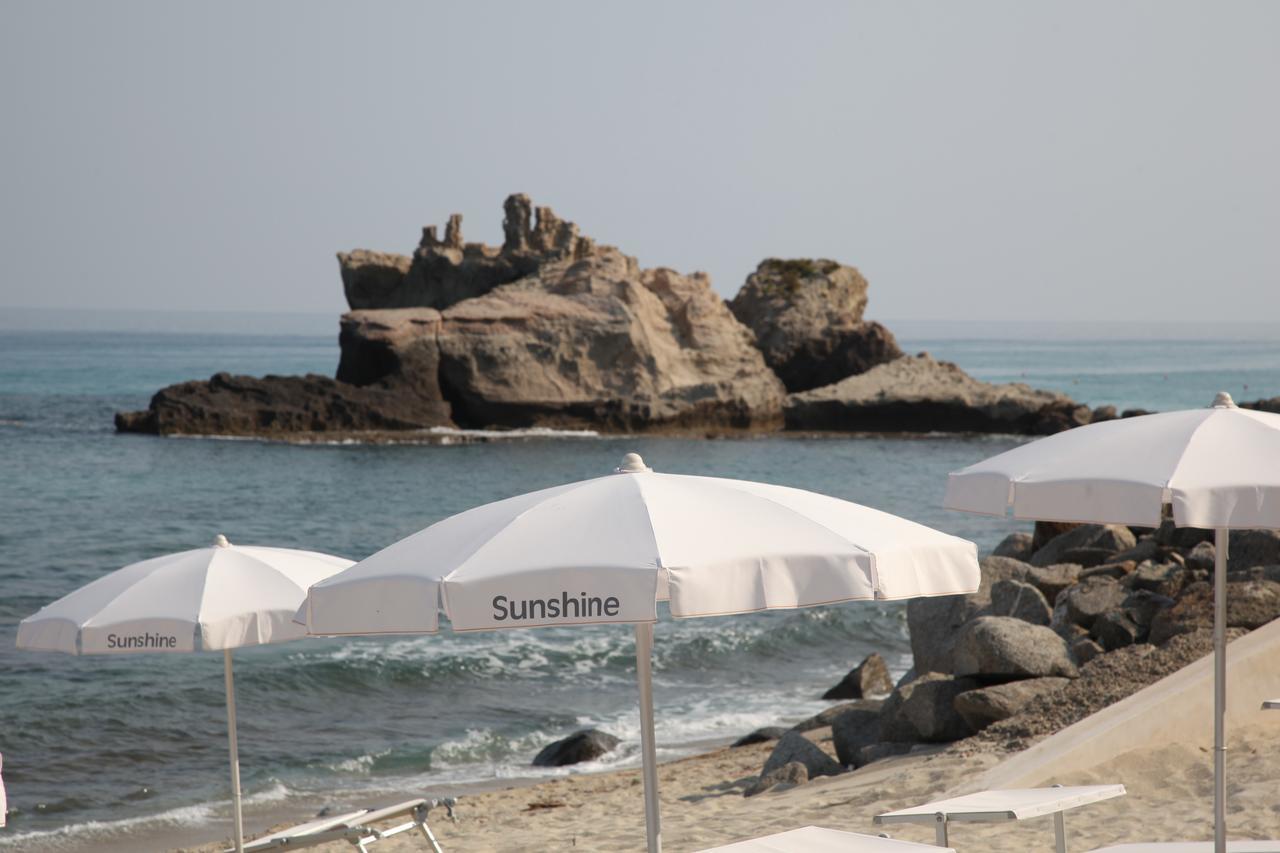 Borgo Di Riaci Beach Resort Санта Доменика Екстериор снимка