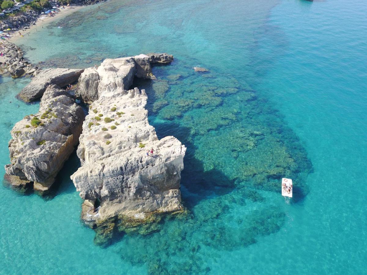 Borgo Di Riaci Beach Resort Санта Доменика Екстериор снимка