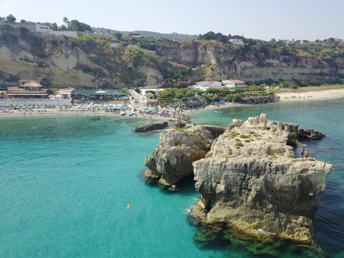 Borgo Di Riaci Beach Resort Санта Доменика Екстериор снимка