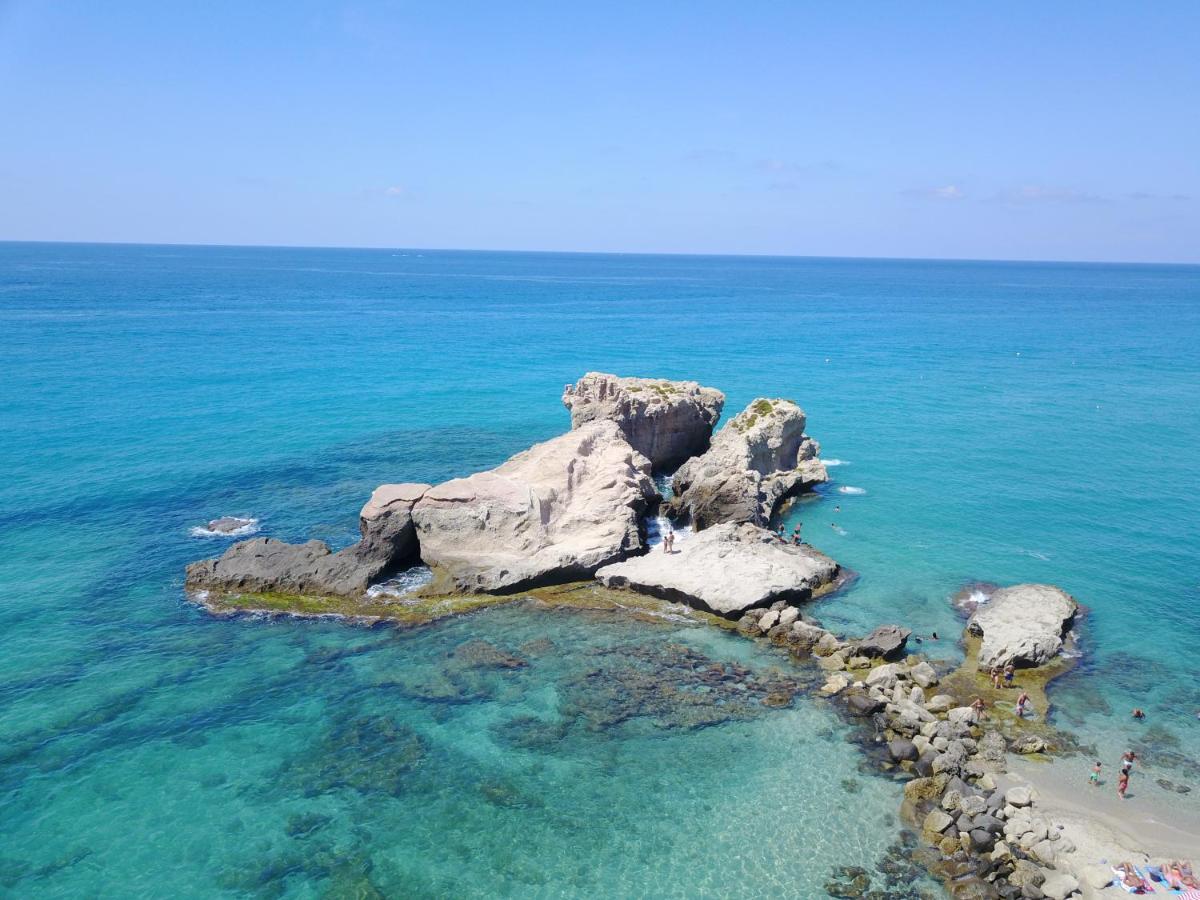 Borgo Di Riaci Beach Resort Санта Доменика Екстериор снимка