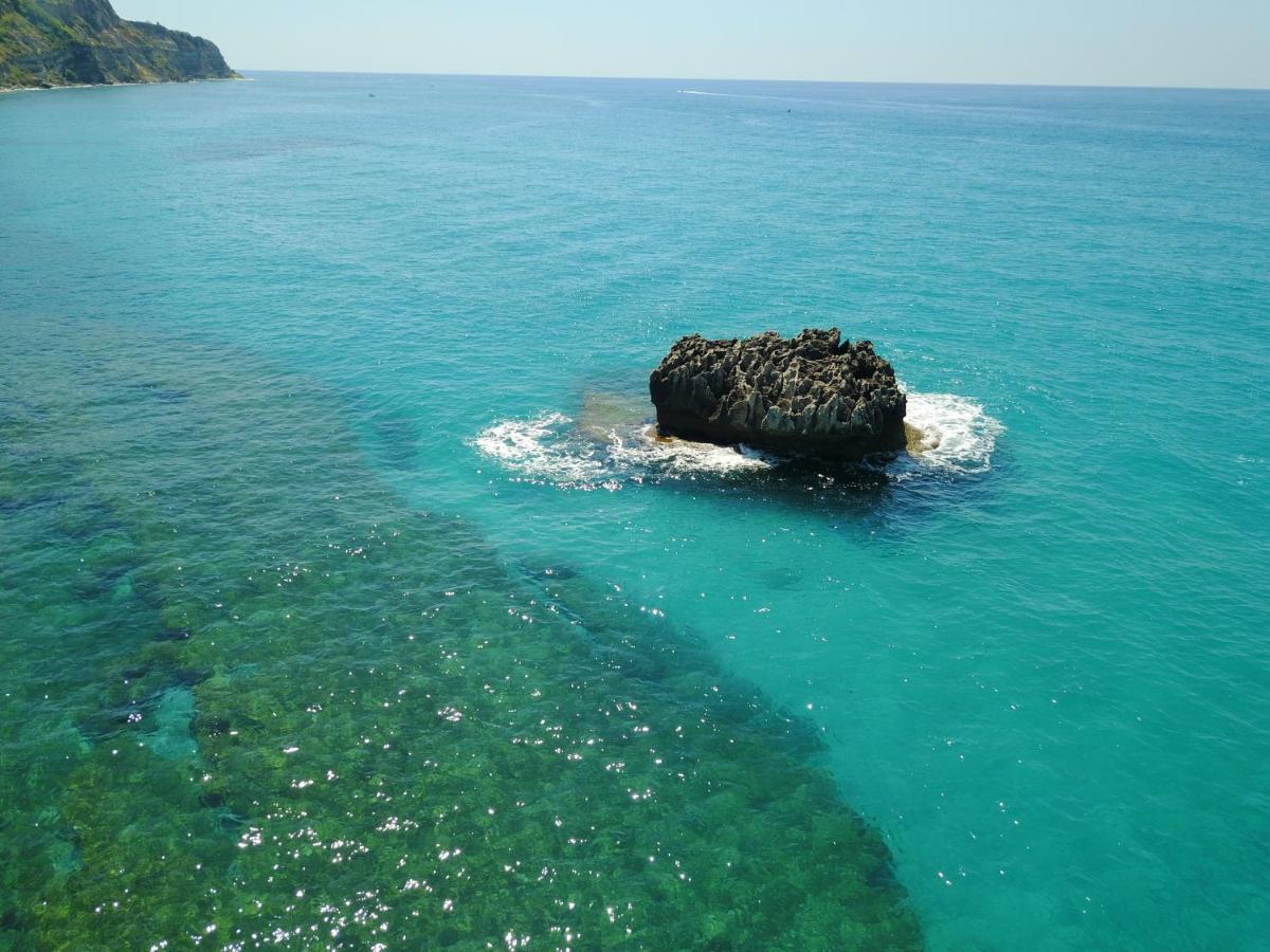 Borgo Di Riaci Beach Resort Санта Доменика Екстериор снимка