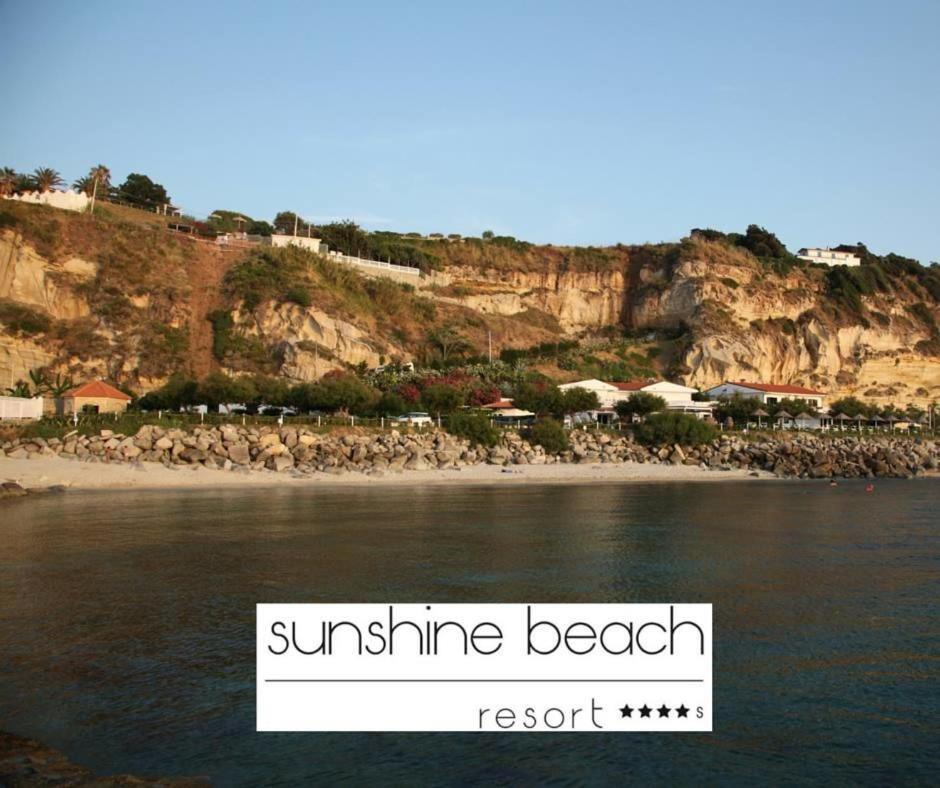 Borgo Di Riaci Beach Resort Санта Доменика Екстериор снимка